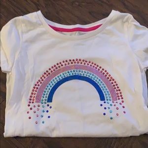 White shirt with rainbow on it for kids